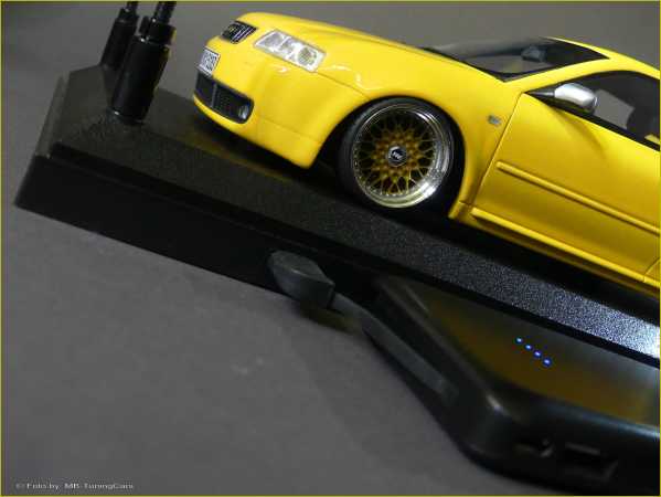 1:18 LED ACRYL Model Car Vitriene / Schwarz